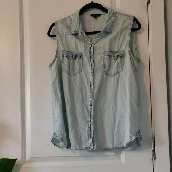 Light Wash Sleeveless Chambray Top - Picture 1 of 2